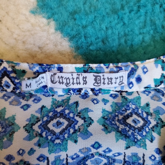 2/$10 Cupid's Diary blouse size medium - Picture 3 of 5